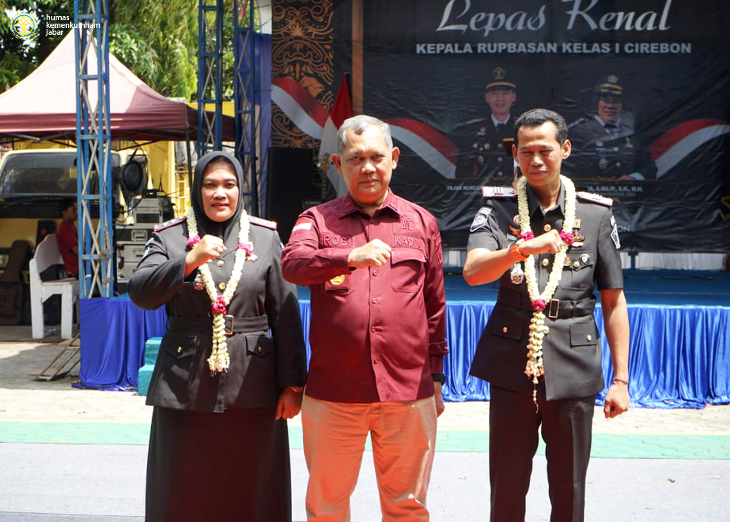 Kadiv Pas Jabar (Robianto) Saksikan Langsung Perpindahan Tongkat Estafet Kepemimpinan Rupbasan Kelas I Cirebon Dari Fajar Nurcahyono Assyifa Kepada Yuliana