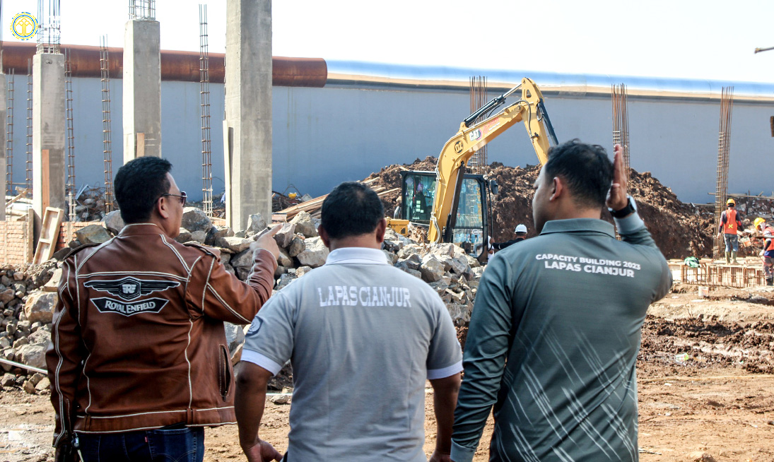 Tinjauan Langsung Progres Pembangunan Blok Hunian Dan Dapur Warga Binaan Lapas Cianjur Oleh Kakanwil Kemenkumham Jabar